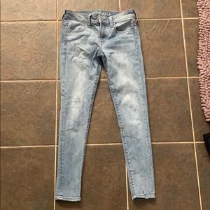 light blue american eagle jeans